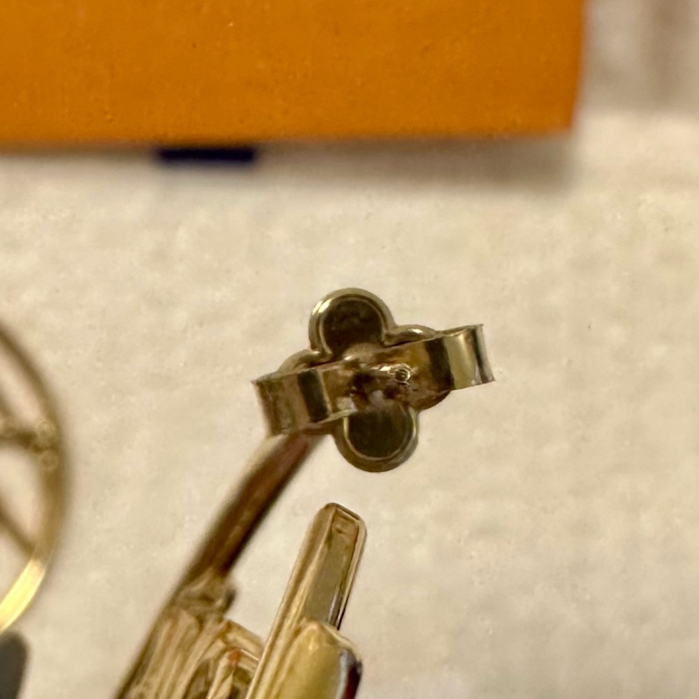 Gorgeous Louis Vuitton Script Loop Earrings Gm - image 7
